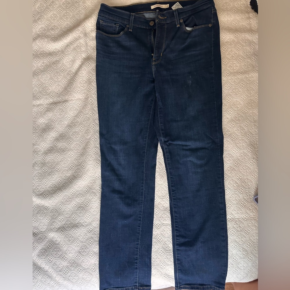 size 8 jeans worn a couple times basically brand new - Picture 3 of 3